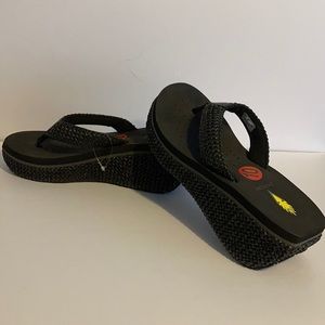 Size 10 Volatile black platform sandals